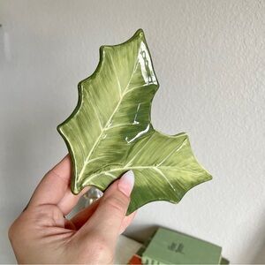 Hand-Painted Vtg Ceramic Holly Leaf Dish - Yule, Christmas, Winter Holiday Decor